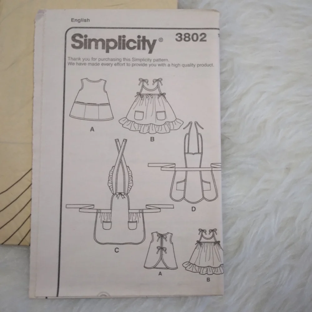 Simplicity 3802 Child's Aprons in 4 styles Size 3-4-5-6-7-8